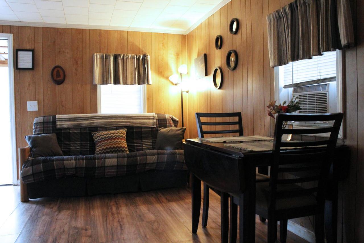 Berry Creek Cabins Bed & Breakfast Isabel Exterior photo