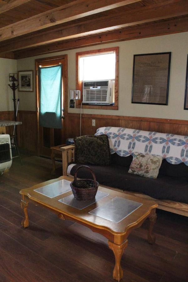 Berry Creek Cabins Bed & Breakfast Isabel Exterior photo