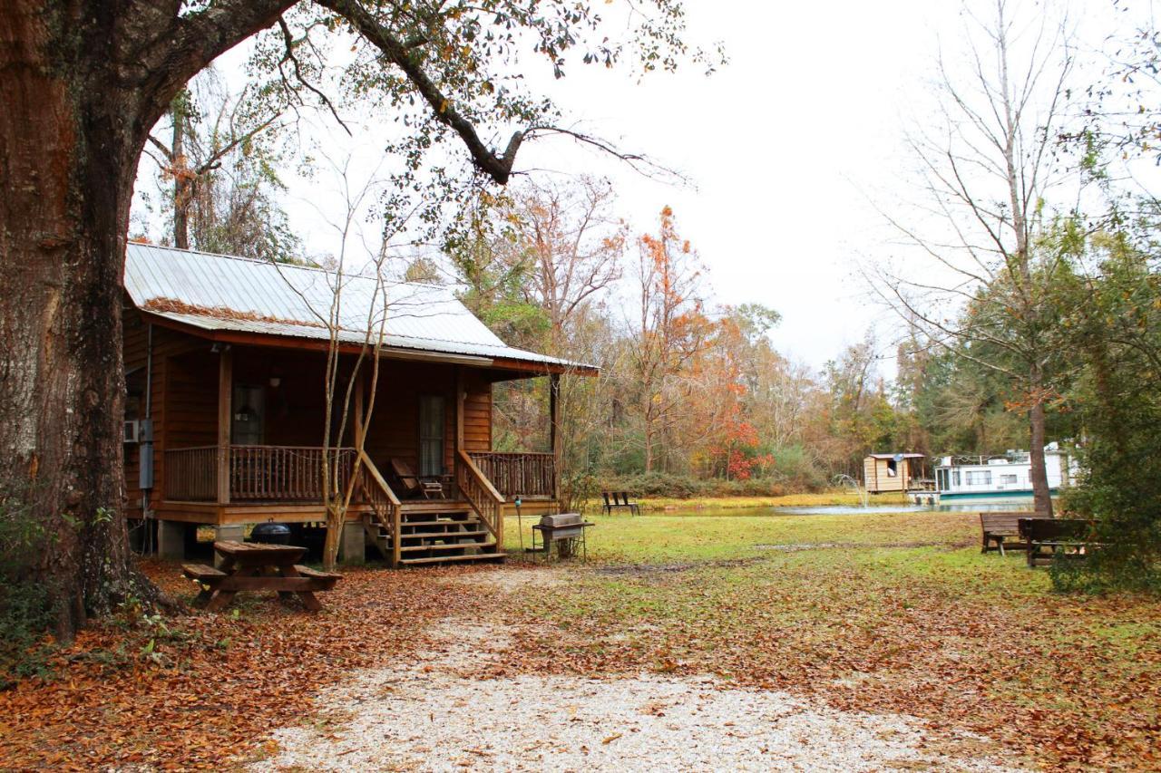 Berry Creek Cabins Bed & Breakfast Isabel Exterior photo
