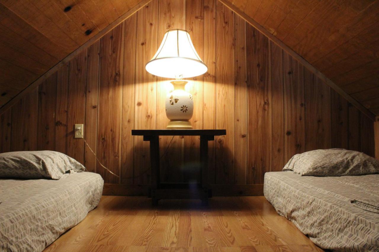 Berry Creek Cabins Bed & Breakfast Isabel Exterior photo