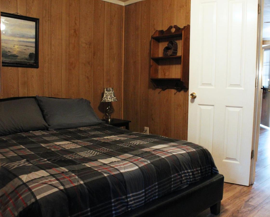 Berry Creek Cabins Bed & Breakfast Isabel Exterior photo