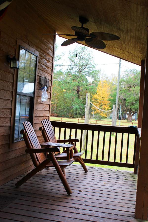 Berry Creek Cabins Bed & Breakfast Isabel Exterior photo