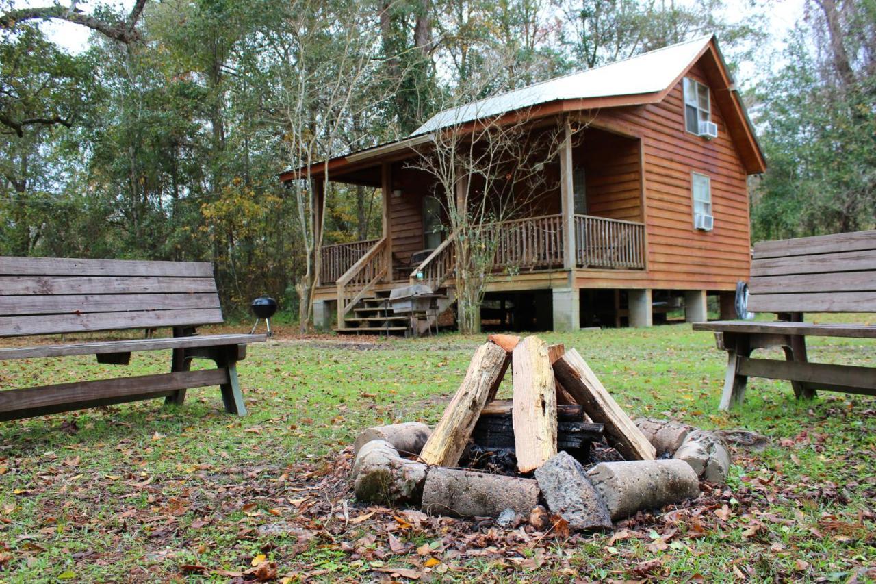 Berry Creek Cabins Bed & Breakfast Isabel Exterior photo