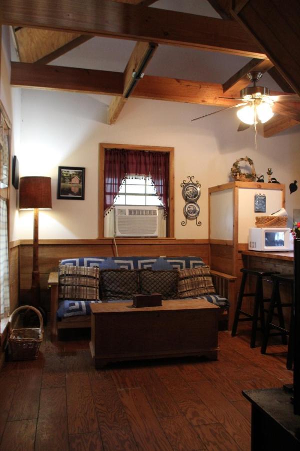 Berry Creek Cabins Bed & Breakfast Isabel Exterior photo