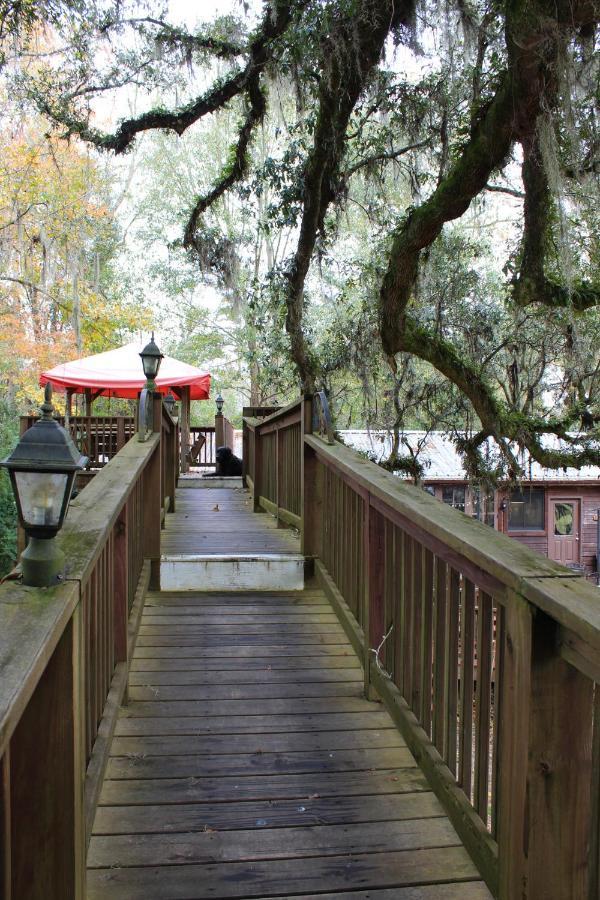 Berry Creek Cabins Bed & Breakfast Isabel Exterior photo